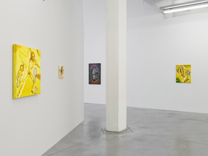 Ilke Cop and Kendell Geers, Grace grit grin and [Guest], exhibition view. Courtesy of the artists, Tatjana Pieters (Ghent) & rodolphe janssen (Brussels). Photo by We Document Art