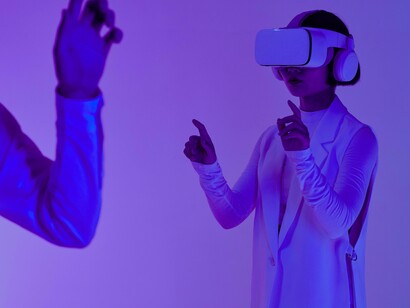 Virtual reality simulation experimented by human test subjects
