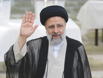 Ebrahim Raisol-Sadati ​ es un alfaquí y político iraní, actual Presidente de la República Islámica de Irán