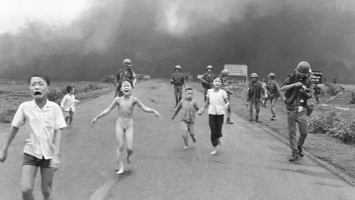 Nick Ut, Vietnam Napalm 1972, 1972, black and white photograph, Enlargement, black and white photograph, Associated Press Images, © Nick Ut / Associated Press / Sipa