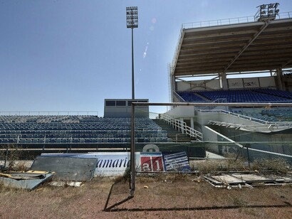 Atenas. Instalações olímpicas abandonadas