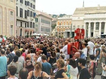 Manifestazione pro Green Pass a Genova in Piazza De Ferrari