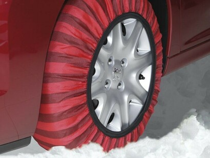 Cadenas en las ruedas para conducir sobre la nieve