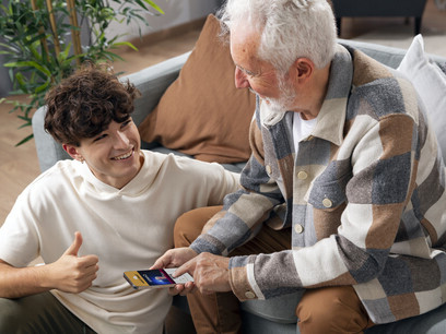 Las relaciones sociales nos mantienen activos mental y emocionalmente, dándole además un sentido a la vida