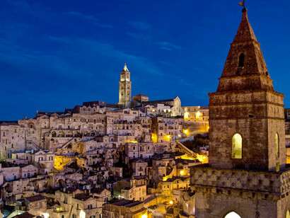 Matera: os "sassi" do seu centro determinaram a evolução da cidade a partir de grutas escavadas na pedra