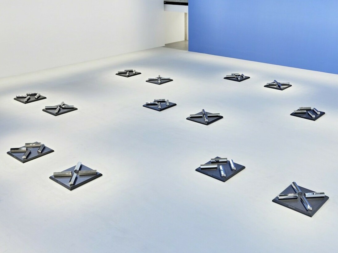 Walter De Maria, Exhibition view. Courtesy of Gagosian Gallery