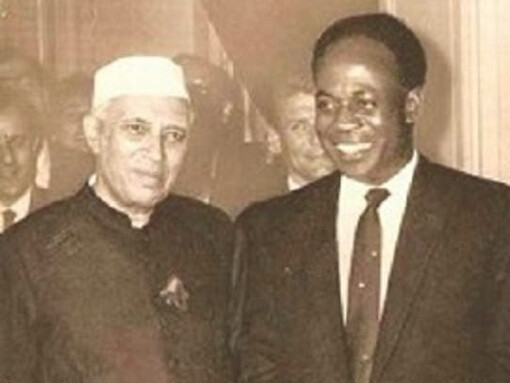 El primer ministro de la India, Nehru, y el presidente Kwame Nkrumah de Ghana en la Cumbre de NAM en 1960