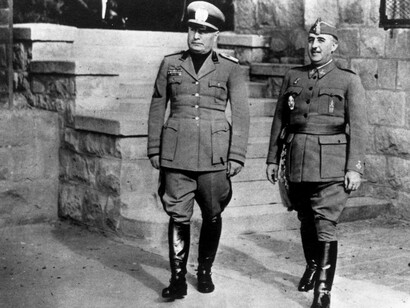 Franco e Mussolini durante a entrevista com Bordighera na cidade transalpina italiana de Bordighera em 12 de fevereiro de 1941. O renascimento italiano pós-Grande Guerra: uma era de ressentimento, nacionalismo e radicalização política liderada por Mussolini