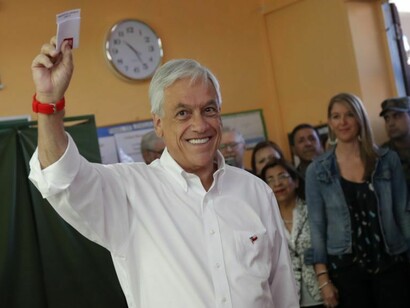 Piñera con su papeleta