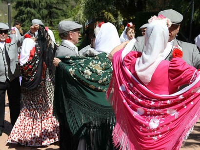 Las Fiestas de San Isidro son una celebración que combina a la perfección la cultura, la tradición y la moda, ofreciendo a todos los asistentes una experiencia inolvidable