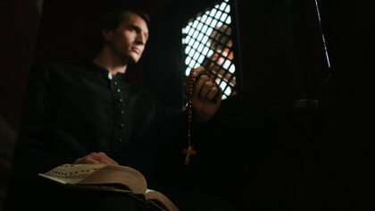 Qué dice de la religión el que se deba "dar una contribución" para recibir el perdón de los pecados 