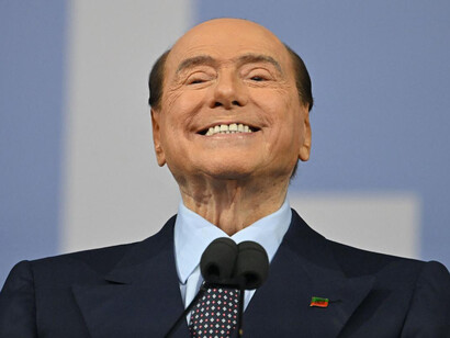 Silvio Berlusconi fue un político, empresario, inversor, periodista deportivo y magnate de los medios italiano