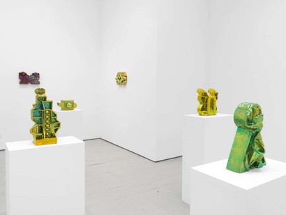 Julia Kunin, Laughing castles, exhibition view. Courtesy of Klaus von Nichtssagend Gallery