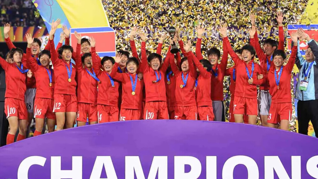 Selección coreana de fútbol sub 20 femenino celebrando la victoria en la final contra Japón, disputada el 22 de septiembre de 2024 en el Estadio Nemesio Camacho El Campín, de Bogotá, Colombia