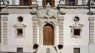 Palazzetto Zuccari, Roma, il portone con la bocca mostruosa di marmo