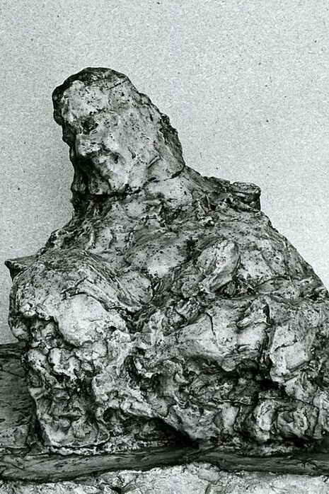 Escultura fotografiada por Paolo Monti en Turín, Italia, 1978