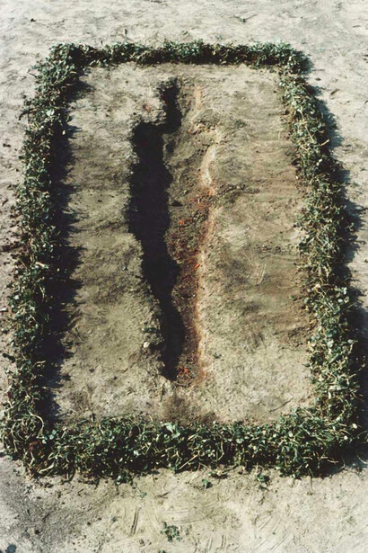 Ana Mendieta; Sin título. Serie «Siluetas», 1973-1978