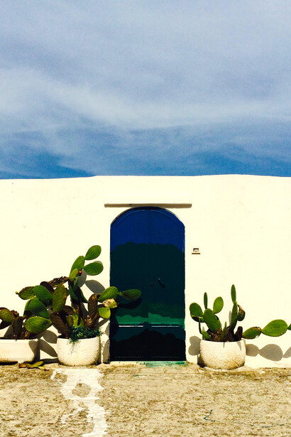 Wall and sky © Alma Reyes