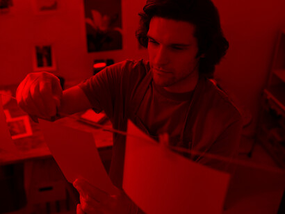 Revelação. Essa narrativa moral que tenta aprisionar a fotografia é um mecanismo de castração da representação da moral generalizada e através dessa castração