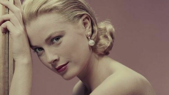 Grace Kelly 1955 for Cosmopolitan ©The Estate
of Erwin Blumenfeld
