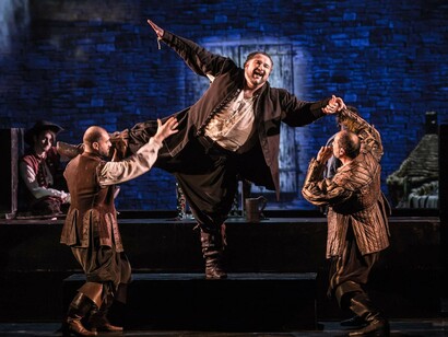 Iatto Bardolfo (M. Falcier). Pistola (G. Dallavalle), Sir.Falstaff (K. Manolov)