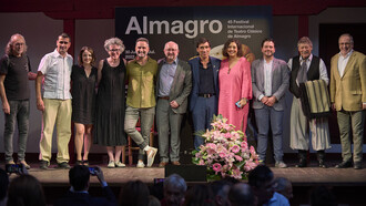 Autoridades y artistas participantes en el acto sobre Uruguay dentro del Festival internacional de teatro clásico de Almagro, 2022