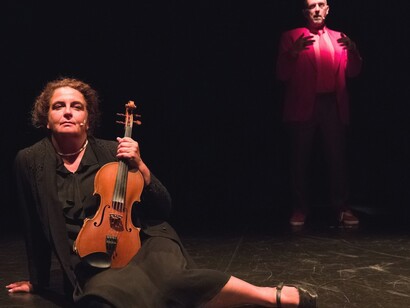 “Îl fiore esploso-Vita e storia di Florbela Espanca”, una coproduzione Gogmagog Fondazione Armunia -Castello Pasquini, con il sostegno di Regione Toscana/Sistema Regionale dello spettacolo © Dorin Mihai