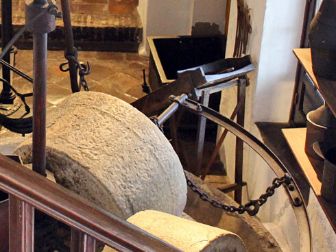 La almazara, Exhibition view. Courtesy of Museo Unicaja de Artes y Costumbres Populares