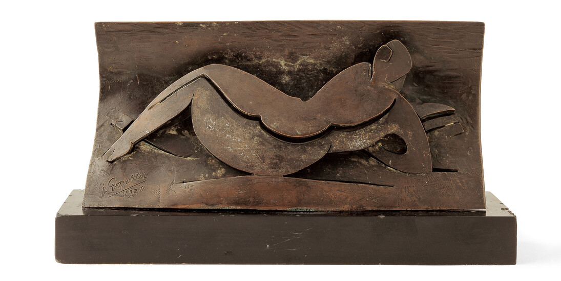 Julio González, Mujer recostada leyendo, 1930
