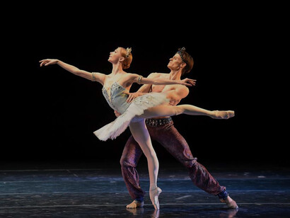 Iana Salenko e Marley
Walter (Opera di Berlino) in Duets and Solos- Beatrice Rana e Mario
Brunello al Festival Internazionale del Balletto e della Musica di Nervi e a
Ravenna Festival © Cristiano Castaldi