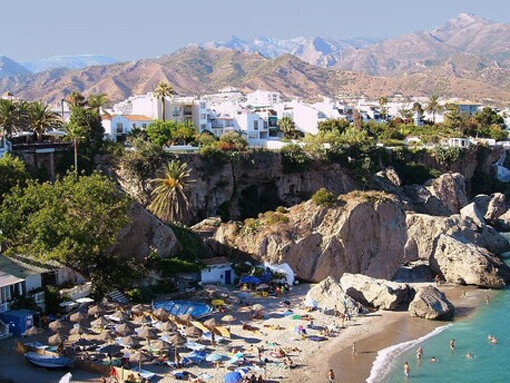 La Unión Europea tiene que reforzarse hacia dentro acercándose a los propios ciudadanos europeos. Balcon de Europa, Nerja, Málaga, España