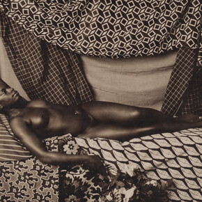 Mickalene Thomas, Courbet 5 (Marie: Relaxing), 2011, Polaroid, 61 x 50,8 cm (24 x 20 in.), 88,3 x 79,4 cm (34 3/4 x 31 1/4 in.), encadré, Courtesy Galerie Nathalie Obadia, Paris/Bruxelles