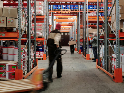 Real-time tracking of inventory ensures products are where they need to be, minimizing delays