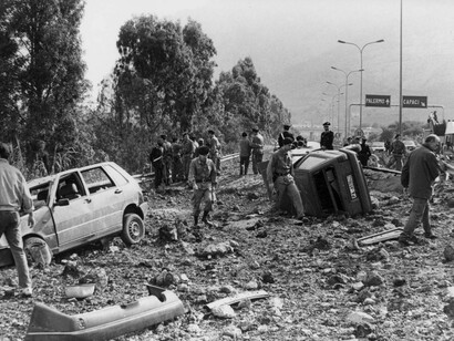 La strage di Capaci in cui persero la vita Giovanni Falcone, la moglie e la scorta