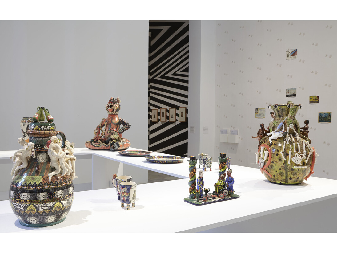 Vista de sala con obras de Ardmore Ceramic Art. Fotografía: Joaquín Cortès/Román Lores. Museo Nacional Centro de Arte Reina Sofía, 2014