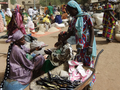 Deux femmes dans un marché à Djenné au Mali