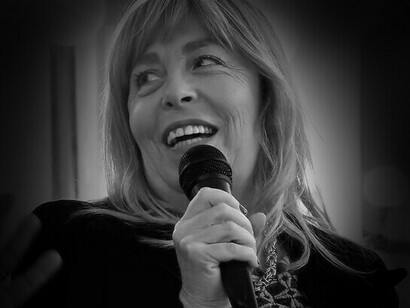 Candida Carrino, directora del Archivo de Nápoles en la presentación de la novela 'Una brava persona' de Patrizio Fiore