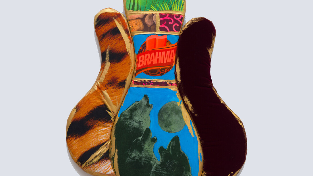 Leda Catunda, Borboleta Lobos, 2015, Acrílica sobre tecido e veludo, 75 x 60 cm. Photo: Eduardo Ortega, Cortesia Galeria Fortes Vilaça