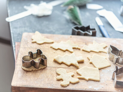 Preparazione biscottini. Eri una mamma magica, con il potere di fare sorridere pure chi senza più lacrime per piangere, in te trovava conforto