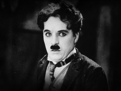 Charles «Charlie» Chaplin fue un actor, humorista, compositor, productor, guionista, director, escritor y editor británico