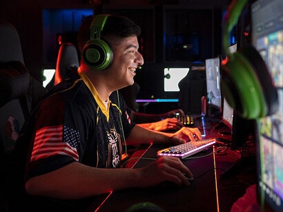 Electronics Technician 2nd Class Manuel Bolanos, assigned to the U.S. Navy esports team Goats & Glory, plays Valorant against members of the Navy Talent Acquisition Group Mid America Future Sailors during an esports event at Kansas City Navy Week on June 29, 2021
