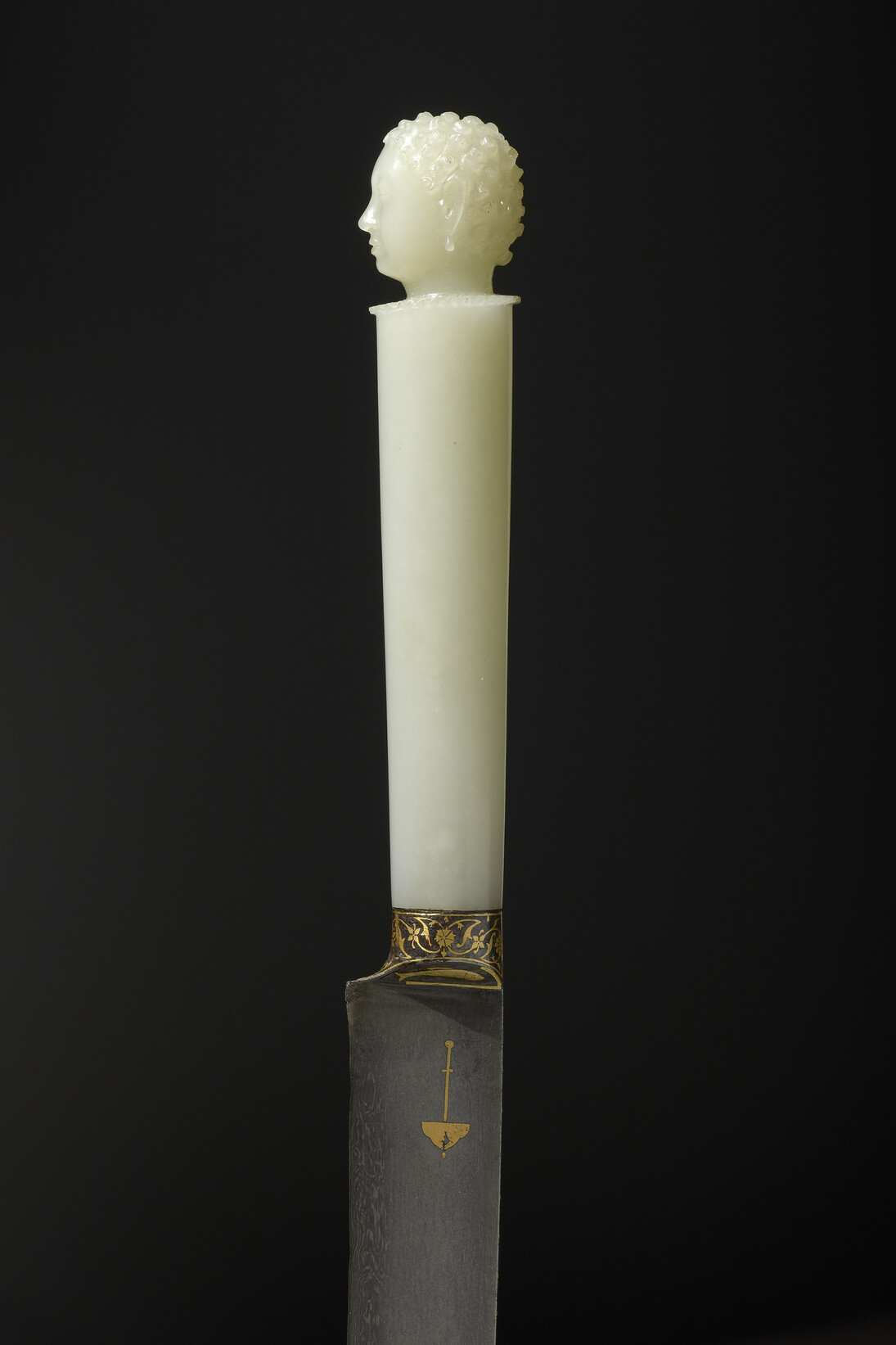 Dagger with jade hilt, ca. 1629 – 36, Mughal Empire, The Al Thani Collection © Servette Overseas Limited, 2014. Photograph: Prudence Cuming Associates Ltd