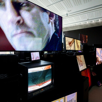 Douglas Gordon, Pretty much every film and video work from about 1992 until now-ish…vista della mostra. Per gentile concessione del Maxxi