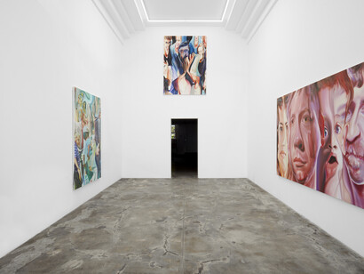 Ally Rae Peeples, Crowd Surfing, 2023, installation view. Image by Evan Walsh, Courtesy of the artist, Ally Rae Peeples, and Lowell Ryan Projects