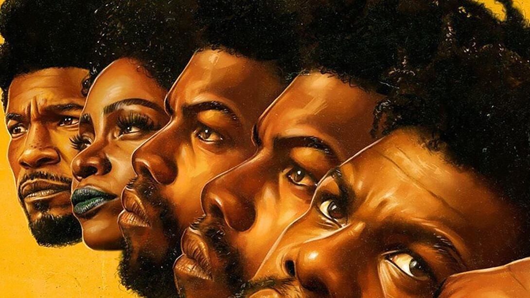 Ils ont cloné Tyrone. Sur fond de théories du complot, l’œuvre aborde des sujets comme la fracture ethnique qui demeure une véritable problématique dans un État qui s’est formé dans l’idéologie de l’existence et de la hiérarchisation des races