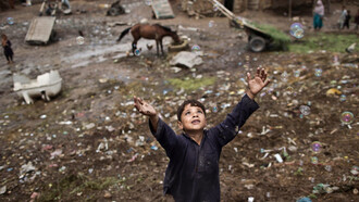 A little Afghan refugee