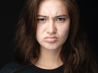 Comportamento passivo-aggressivo: L’individuo che attua questo tipo di comportamento non è in grado di esprimere apertamente e sinceramente le sue emozioni, pensieri ed opinioni