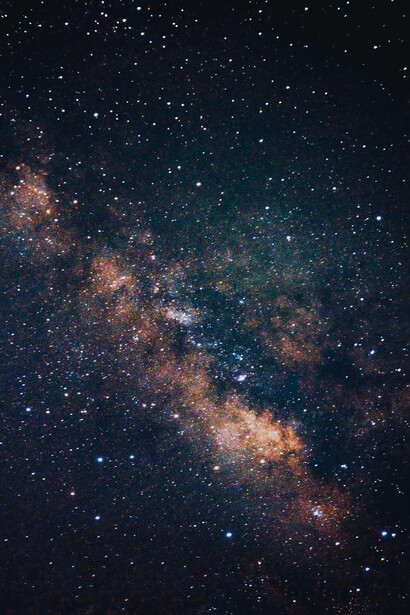 El Big Bang marcó el inicio de un ciclo cósmico en el que las primeras estrellas crearon los bloques esenciales para la vida tal como la conocemos