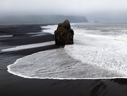 Playas de arena negra en Reynisdrangar, Islandia