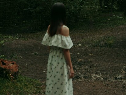 Sabe dona Alma, quando comecei a buscar o caminho de volta, dos diagnósticos que recebi, descobri que um dos princípios da Cura, está no retorno para, no contato e relação de escuta profunda com, e da Natureza do ser 
